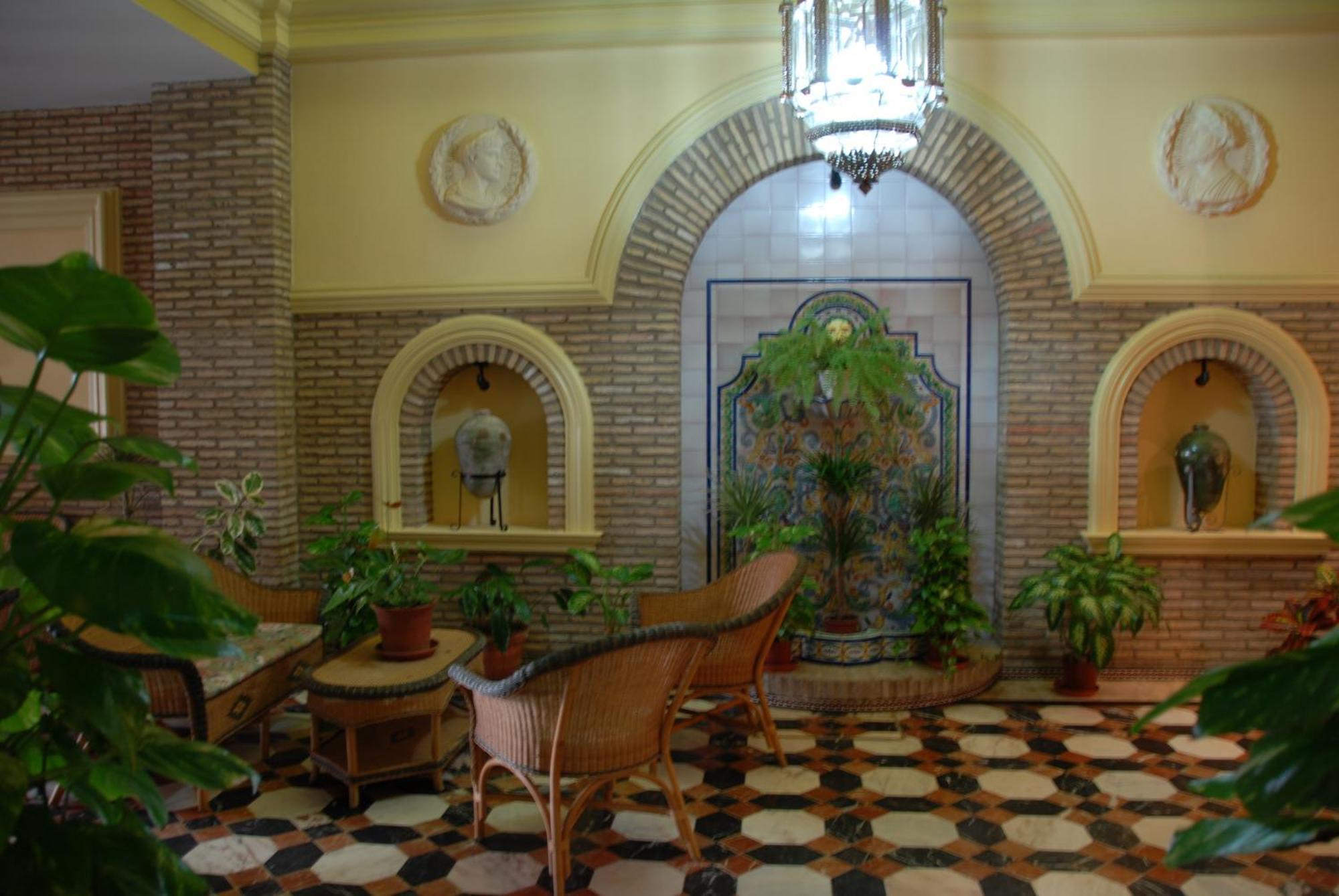 Hotel Anfiteatro Santiponce