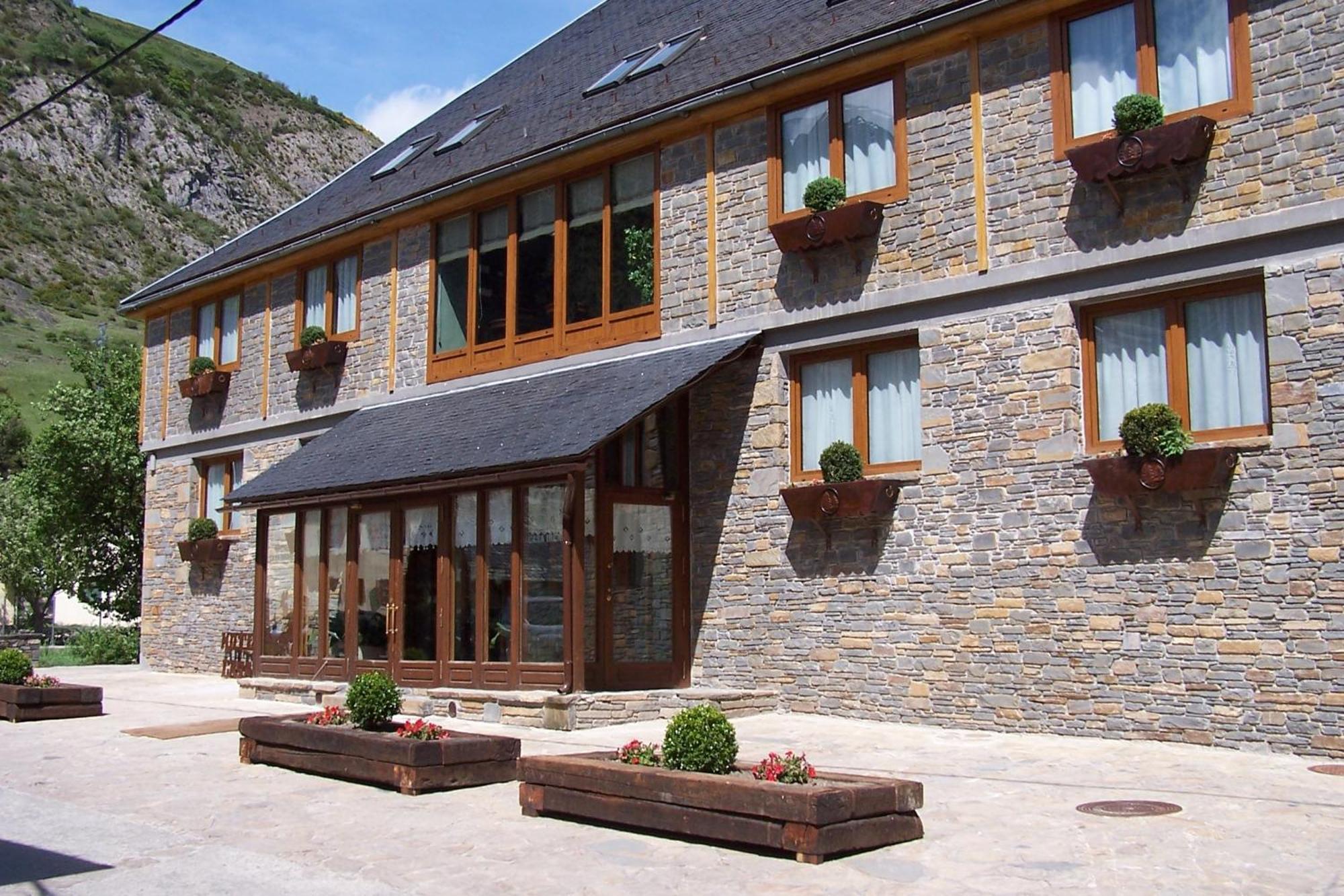 Hotel & Casa Irene Arties