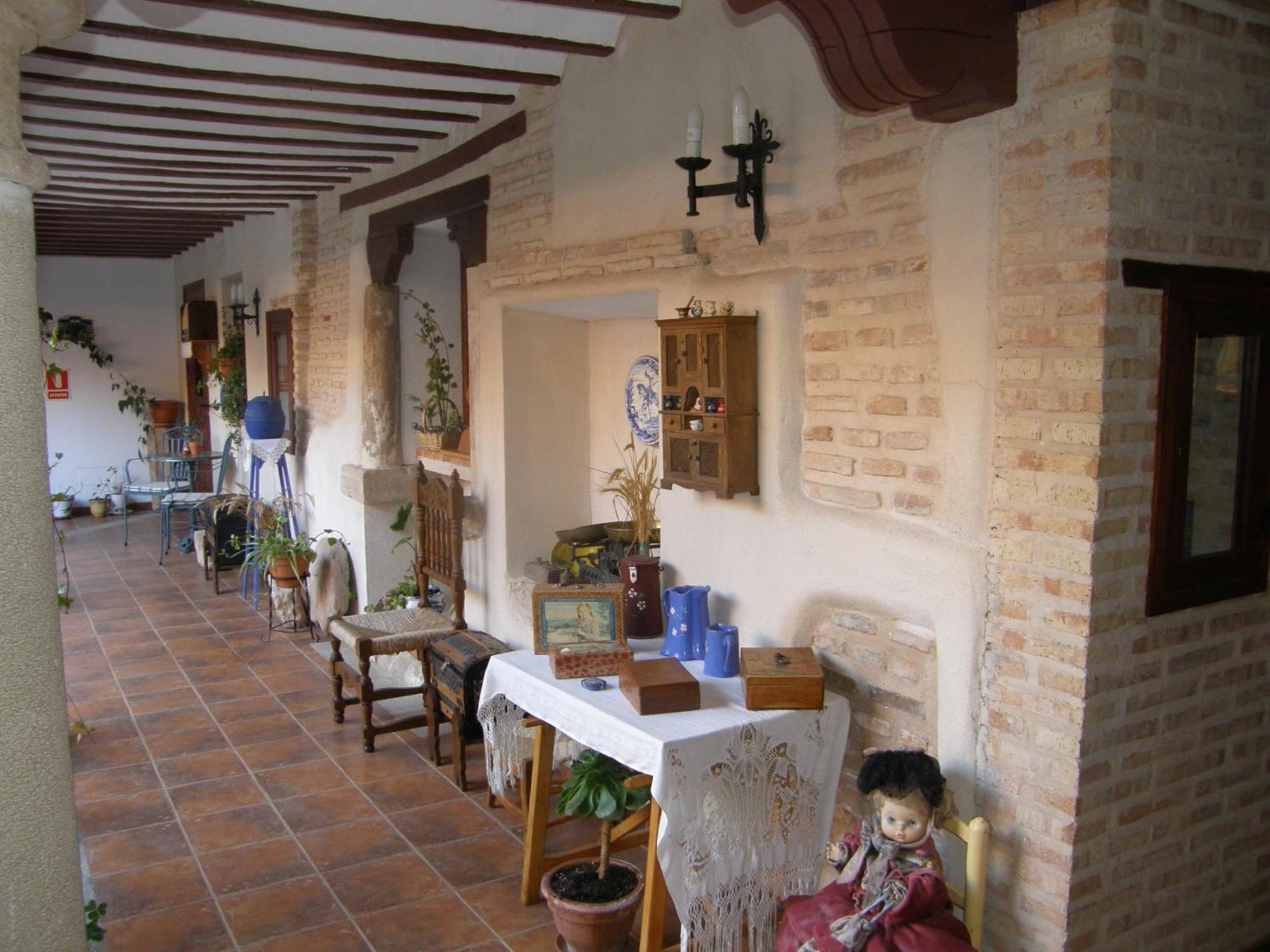 Hotel Caballeros