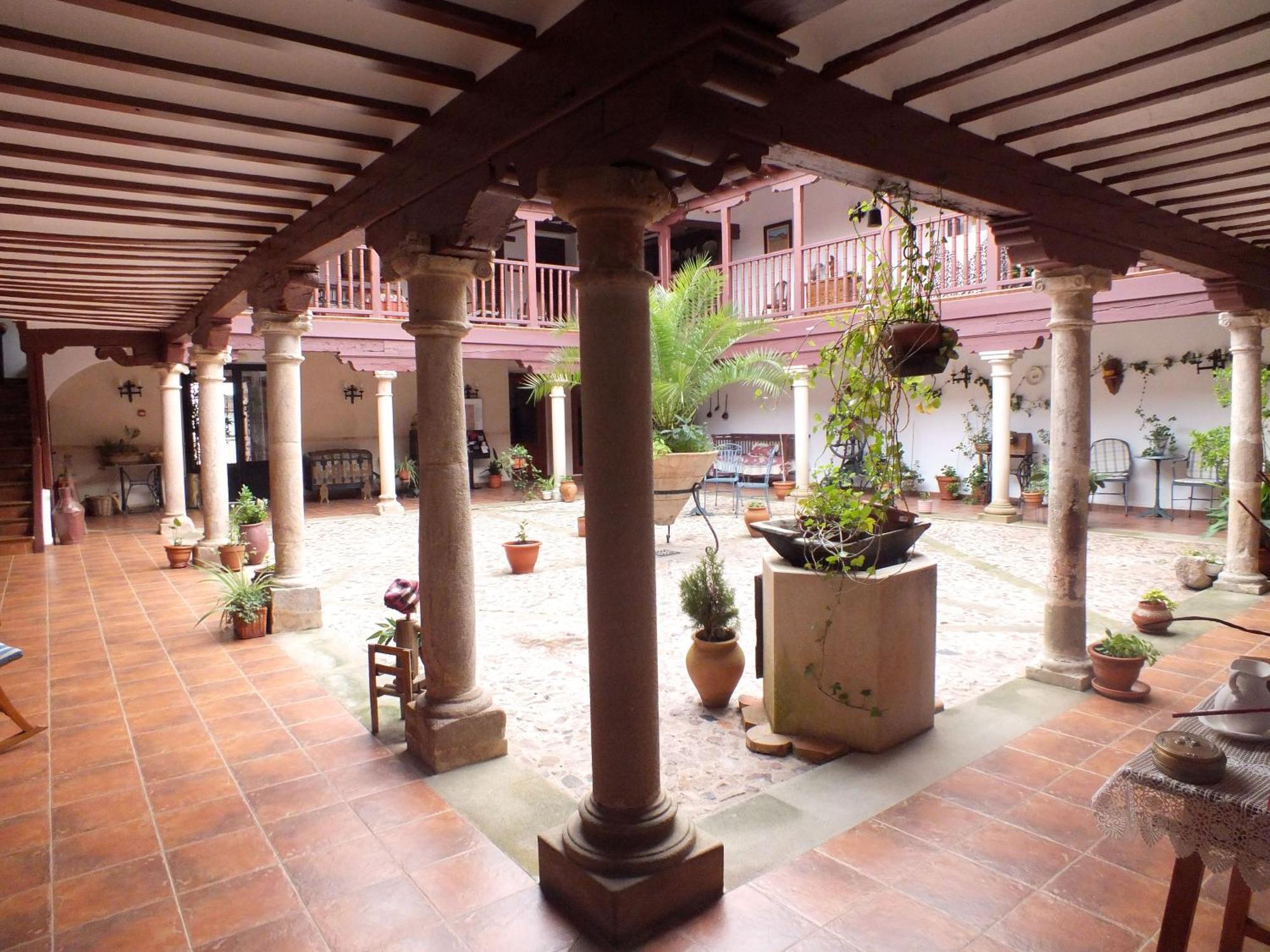 Hotel Caballeros 3*