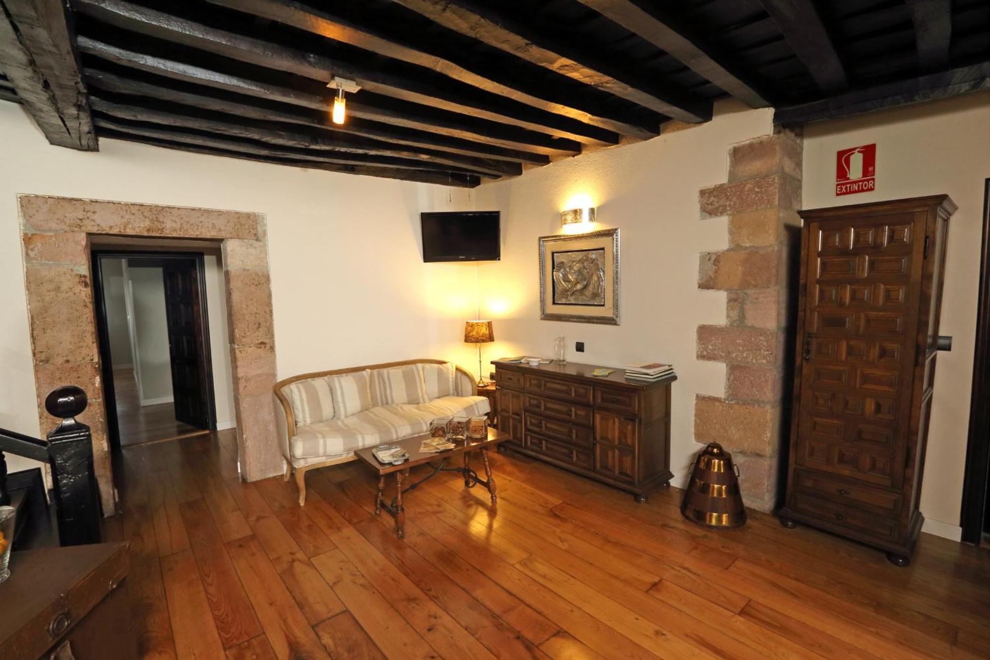 Santa Lucia Cabezon De La Sal