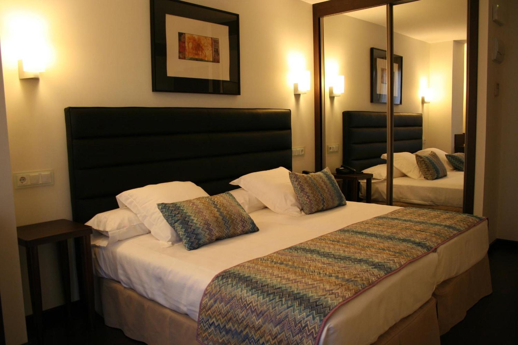 Hotel Rosario Ii, Edificio Moderno