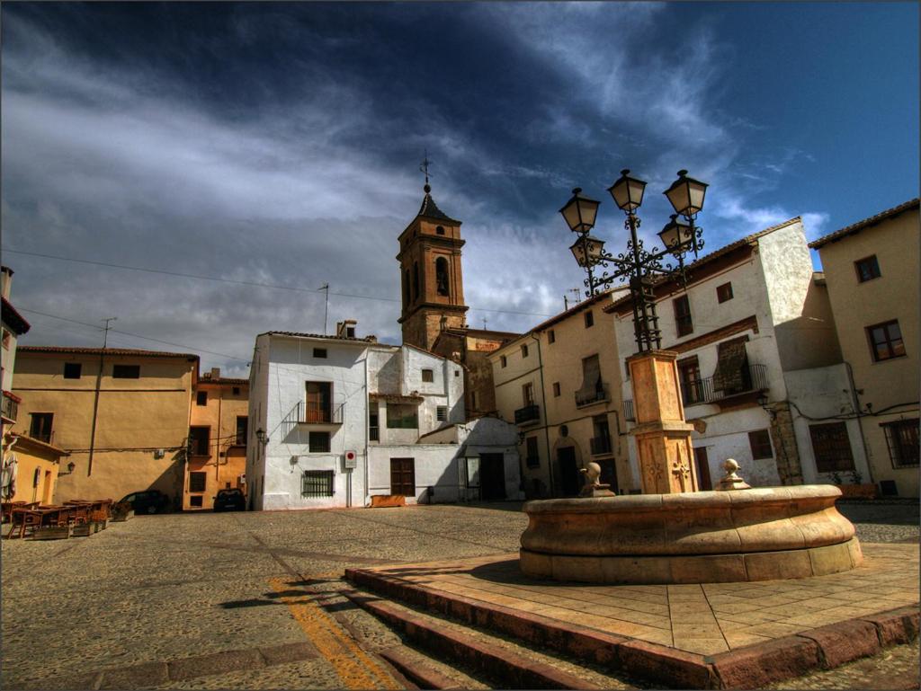 Turístico La Tinaja Requena