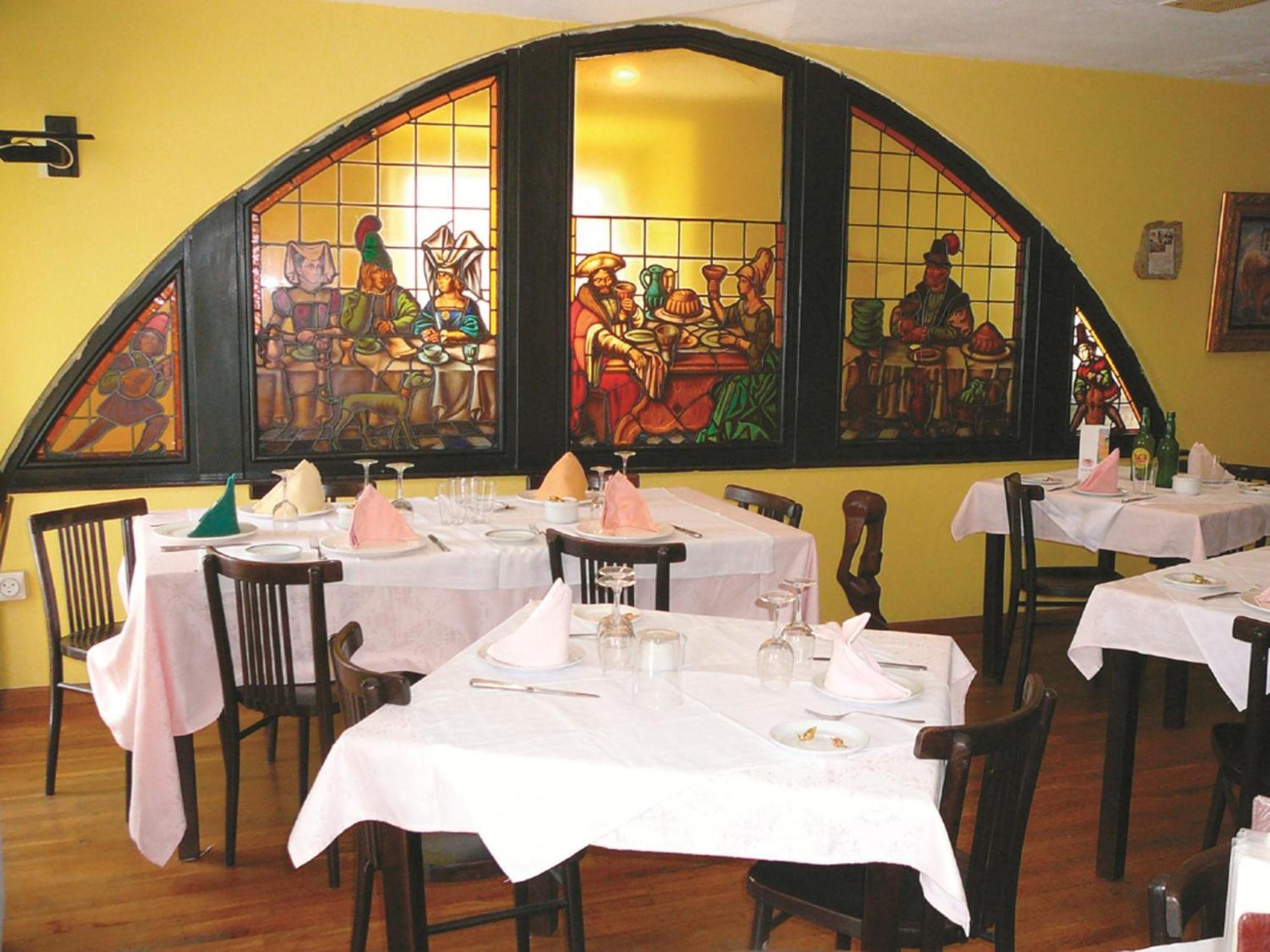 Hotel La Casona De Jovellanos 2*