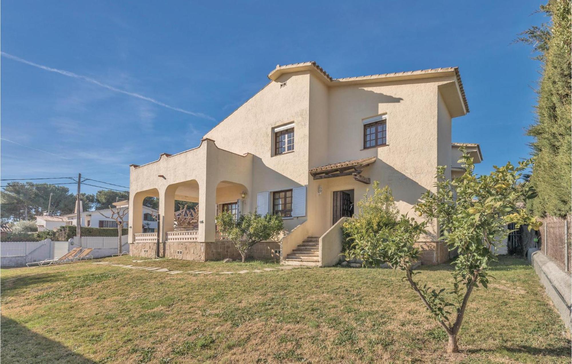 Holiday home Roc De San Gaieta