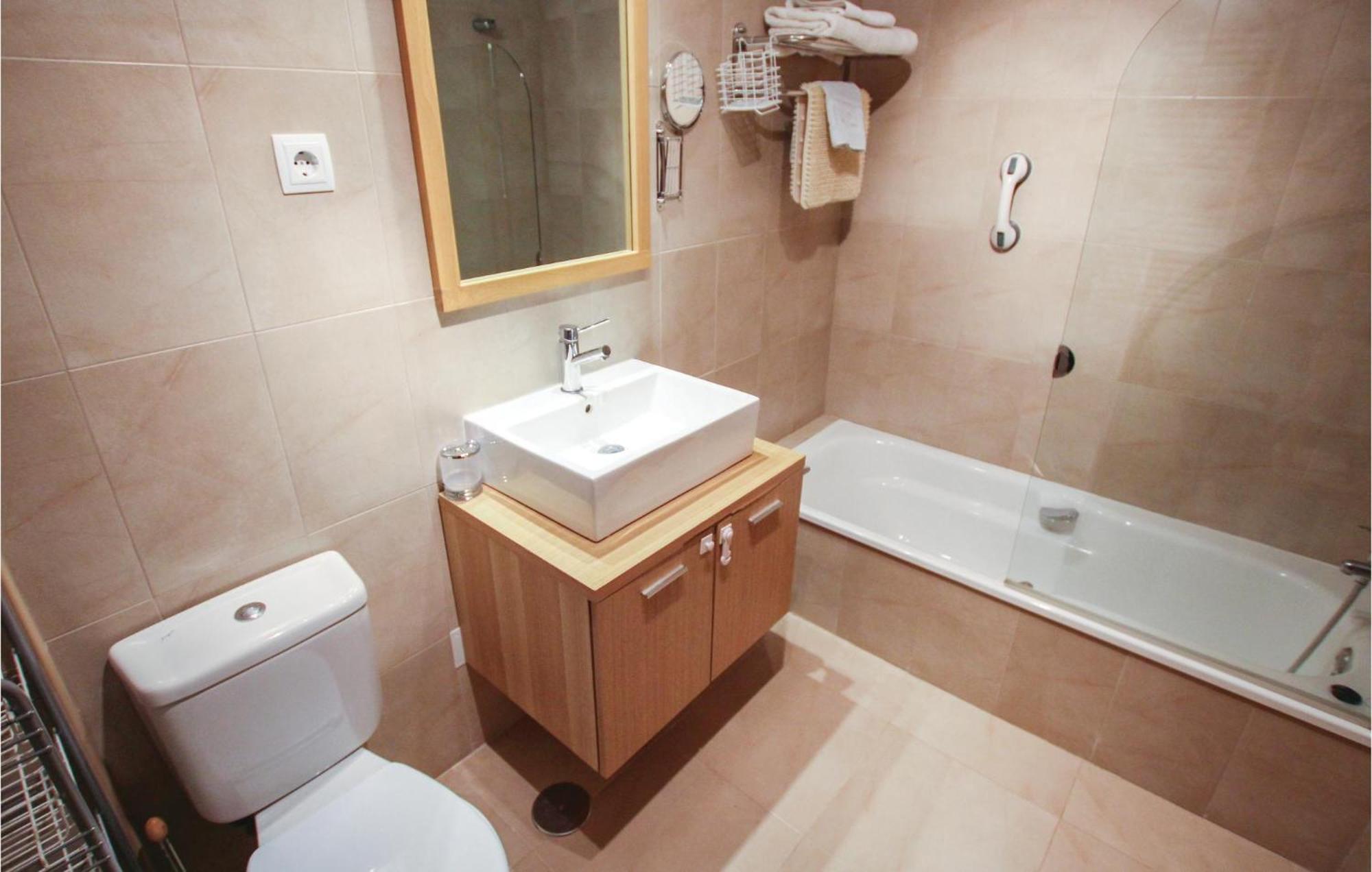 Apartamento Awesome In With Wifi Sucina