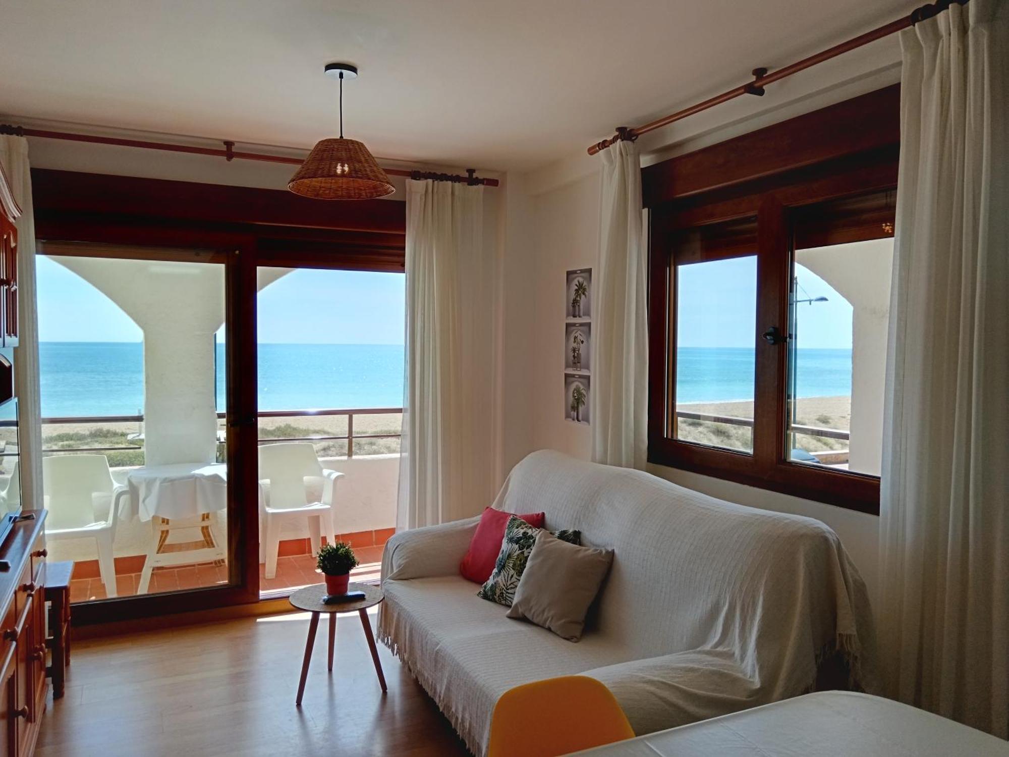 Apartamento En Primera Línea De Playa, Ada Benedicto Xiii, *