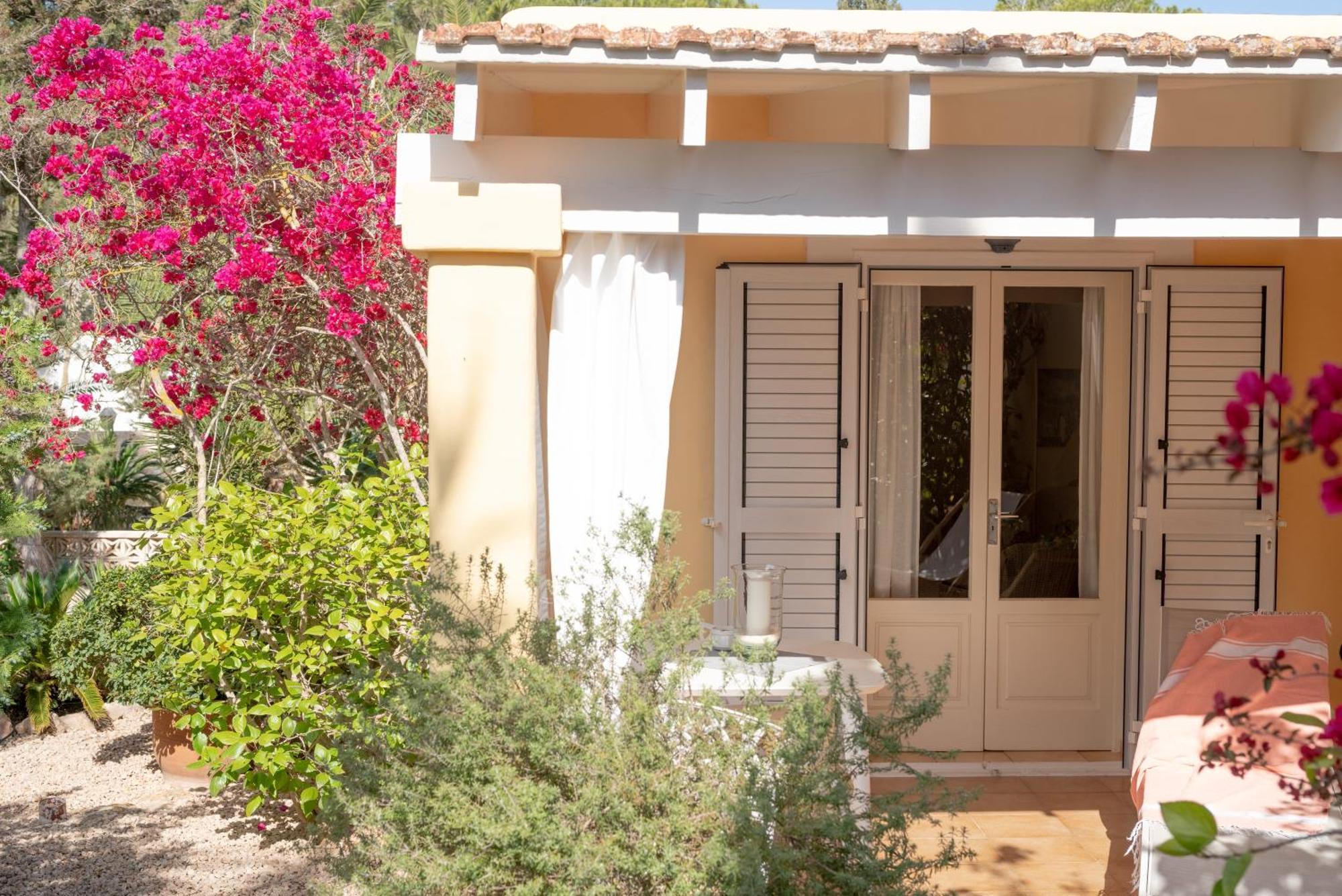 Casa Amarilla
