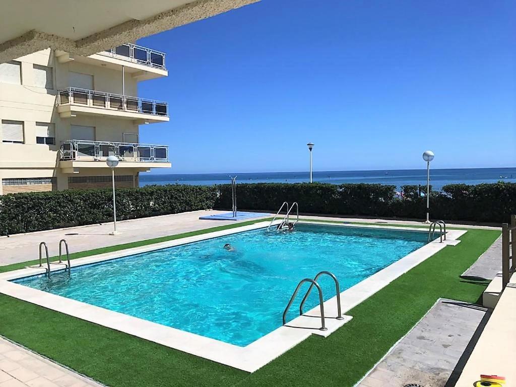Peaceful In A Beachfront Complex