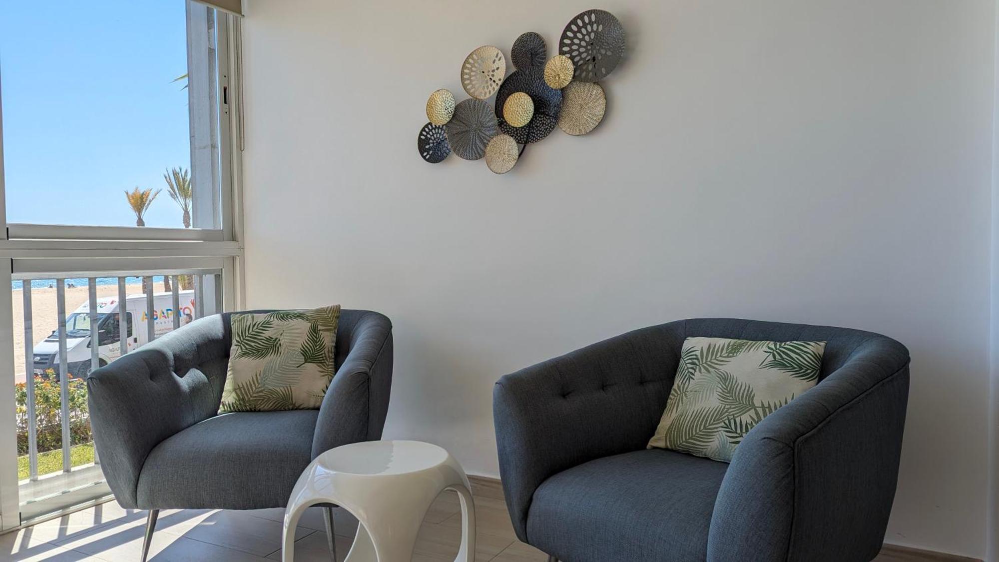 Apartment Esmeralda Sea Front *