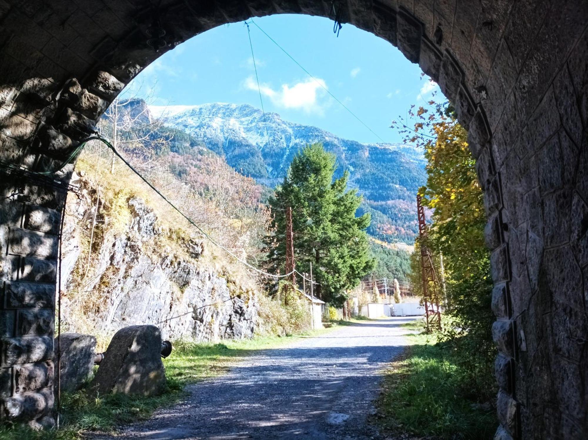 Collarada Avairent Estacion Canfranc