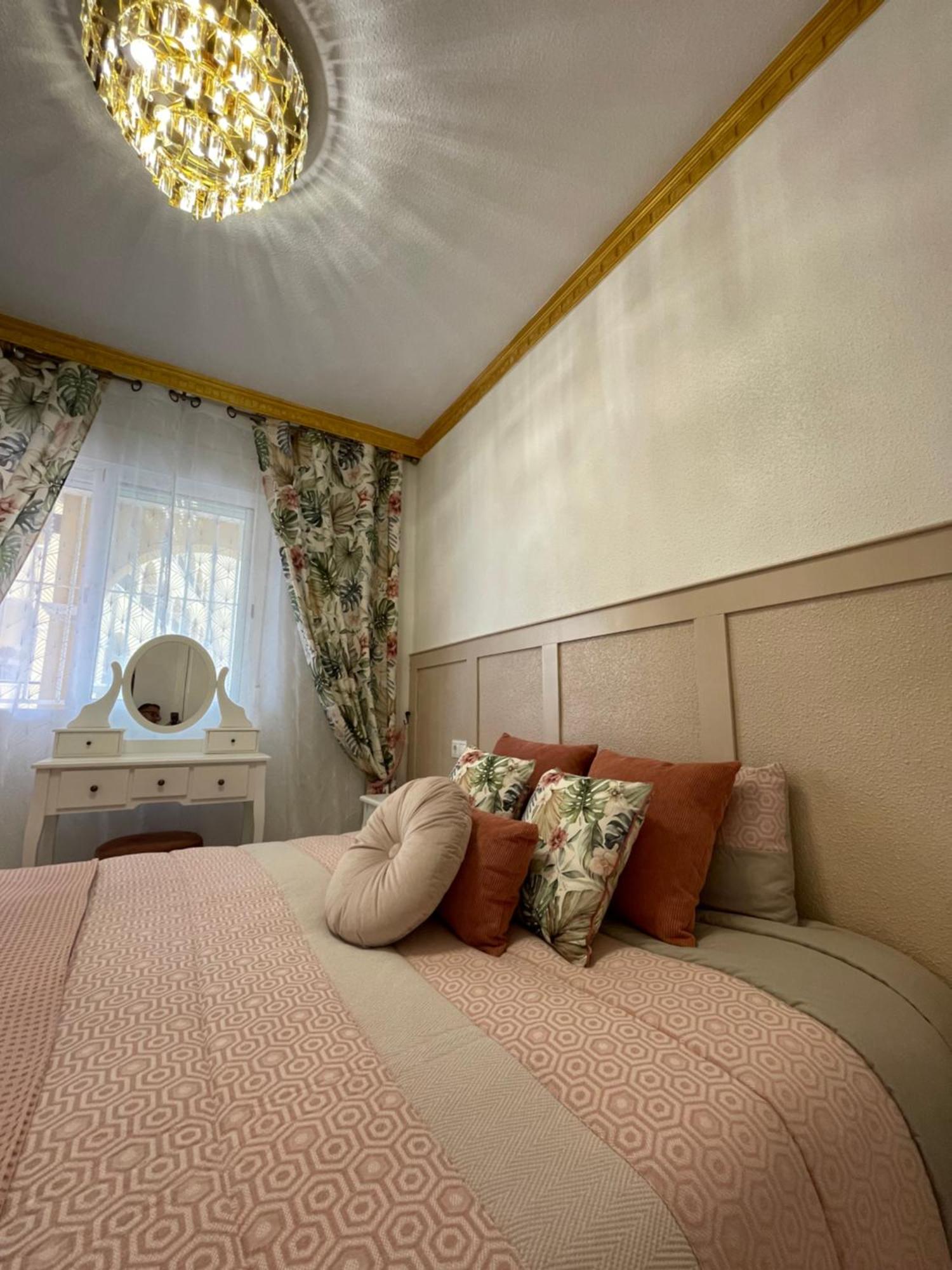 Casa Amarela Guesthouse, Algorfa