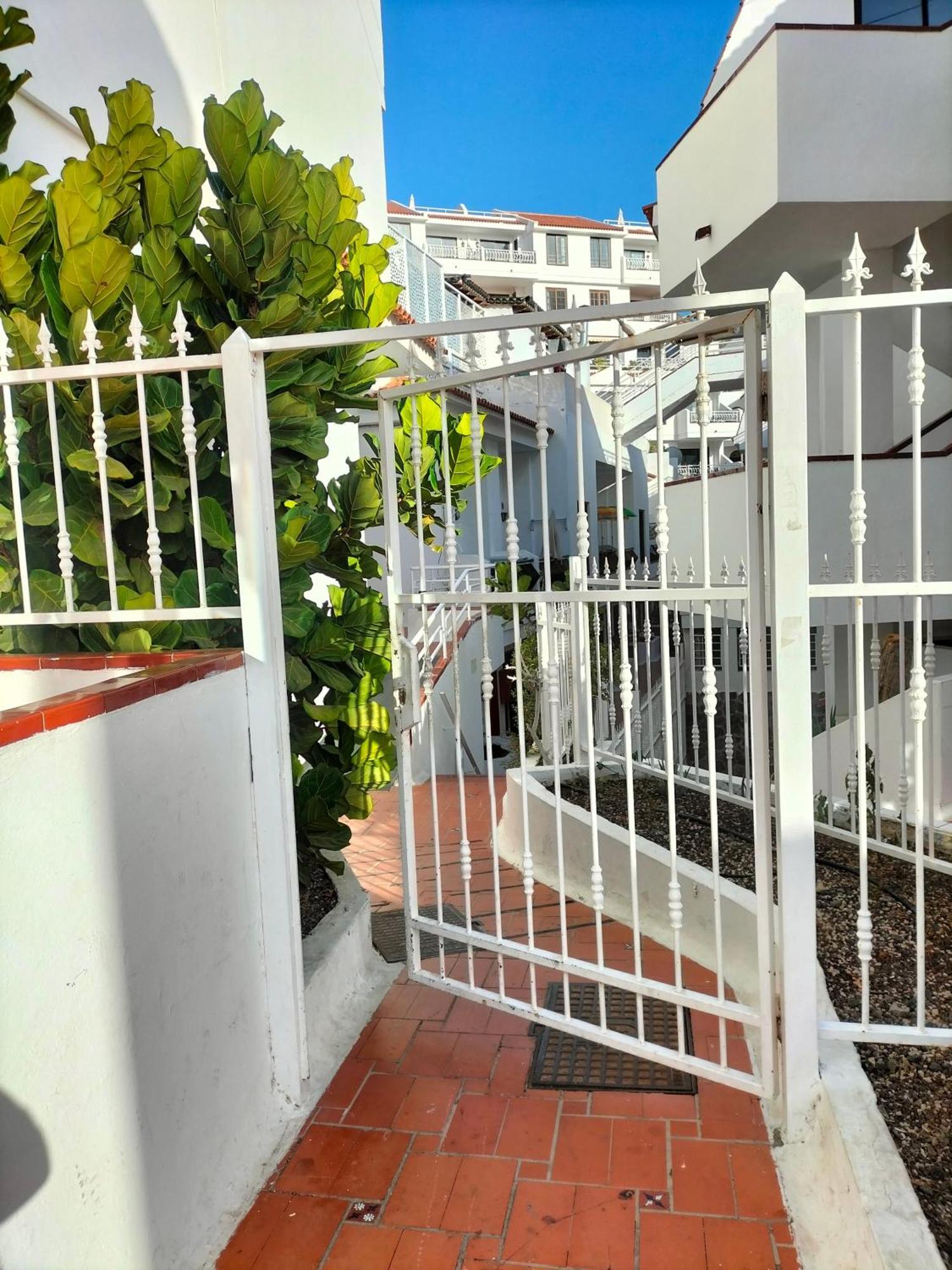 Apartment Cristianos Tipaki *