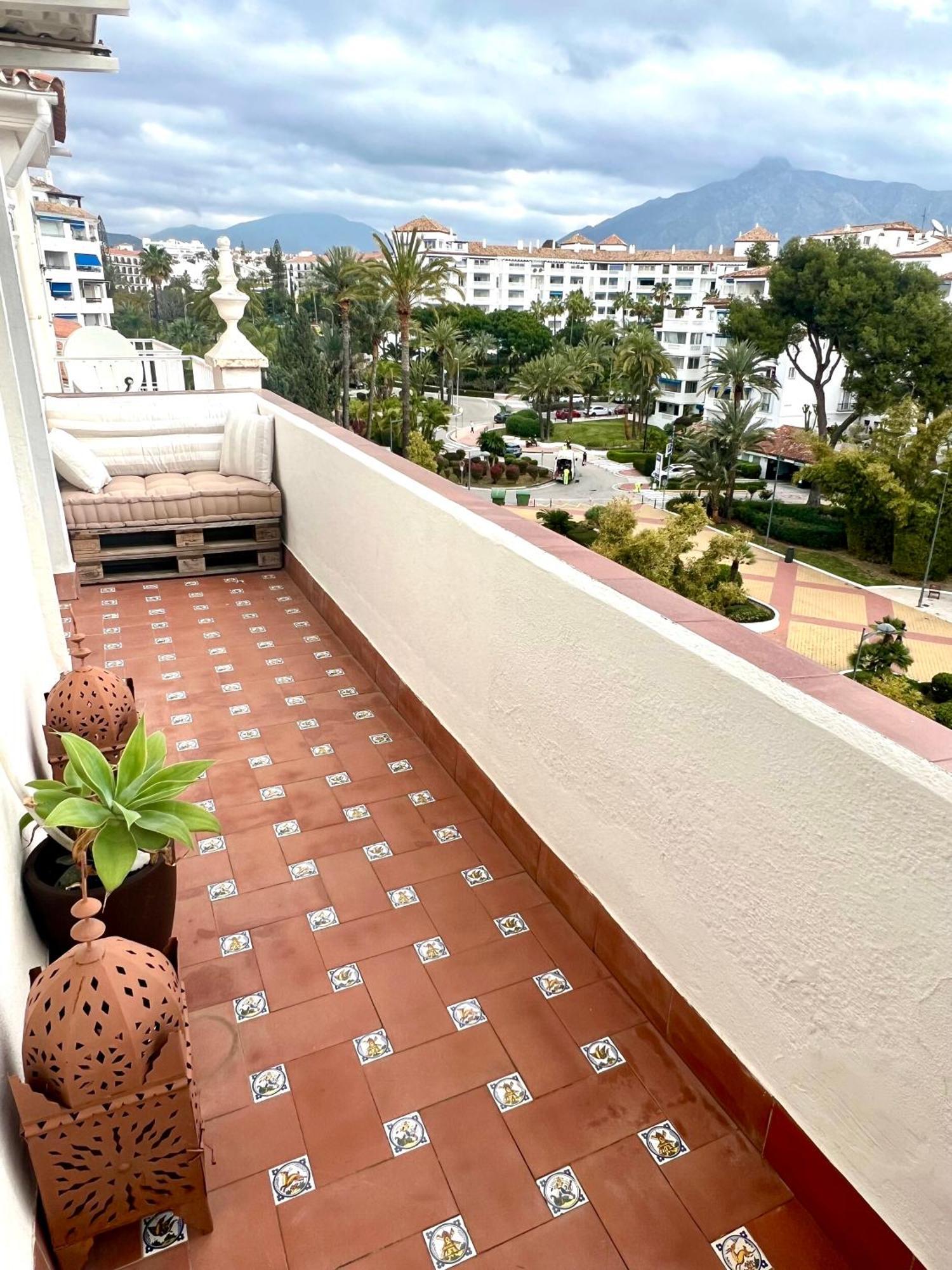 Puerto Banus Au Pied De La