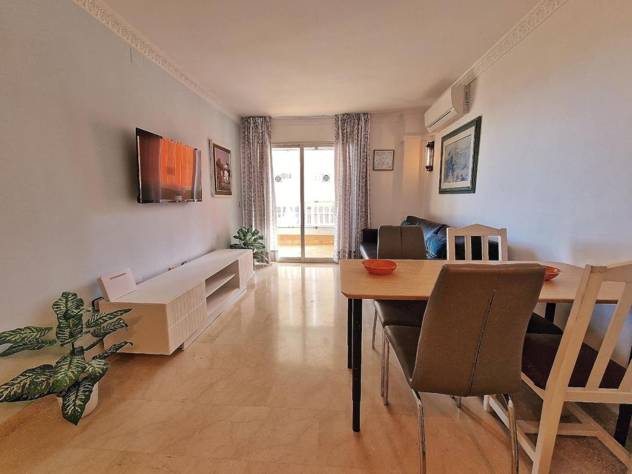 Apartamento Amplio Apartamento Con Terraza En Primera Linea De Playa