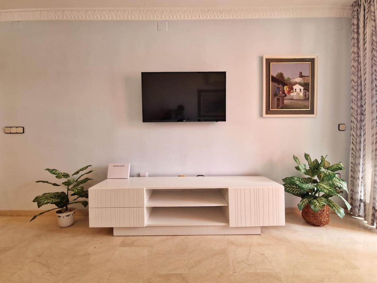 Apartamento Amplio Apartamento Con Terraza En Primera Linea De Playa