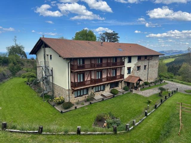 Rural Atxurra Aparthotel