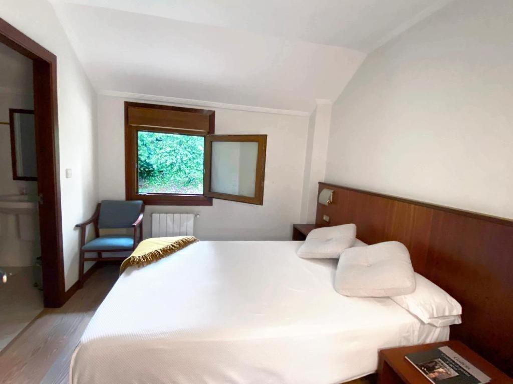 Hotel Entrerobles Sabaris