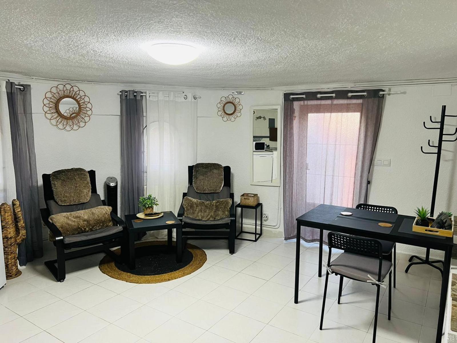Apartment Balcon Al Mar
