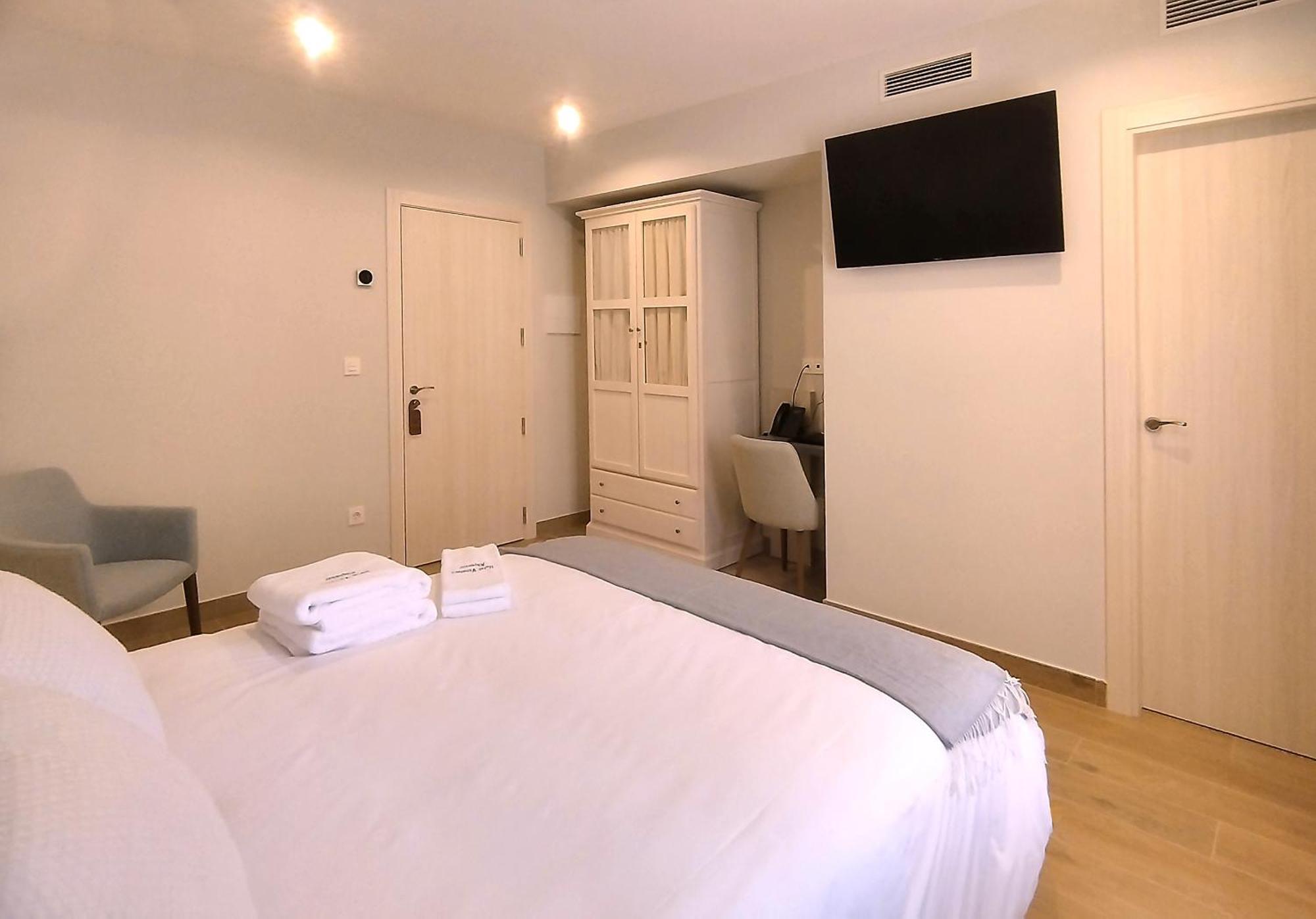 Vinoteca - Adults Only - 3*