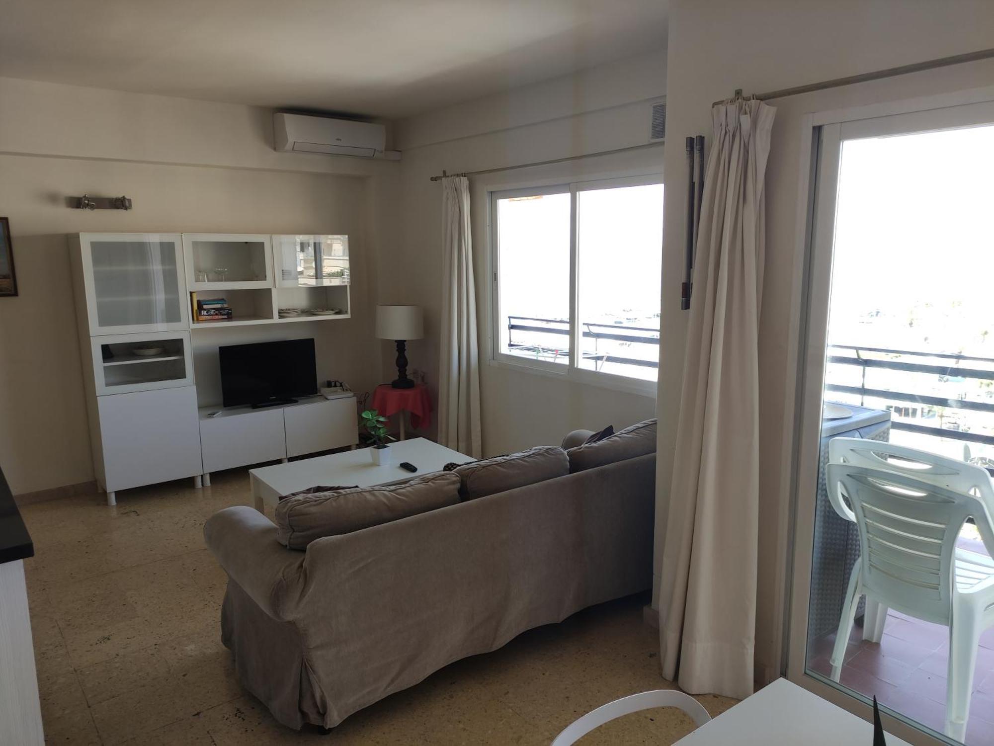 In First Line Apto 9-5 Apartment