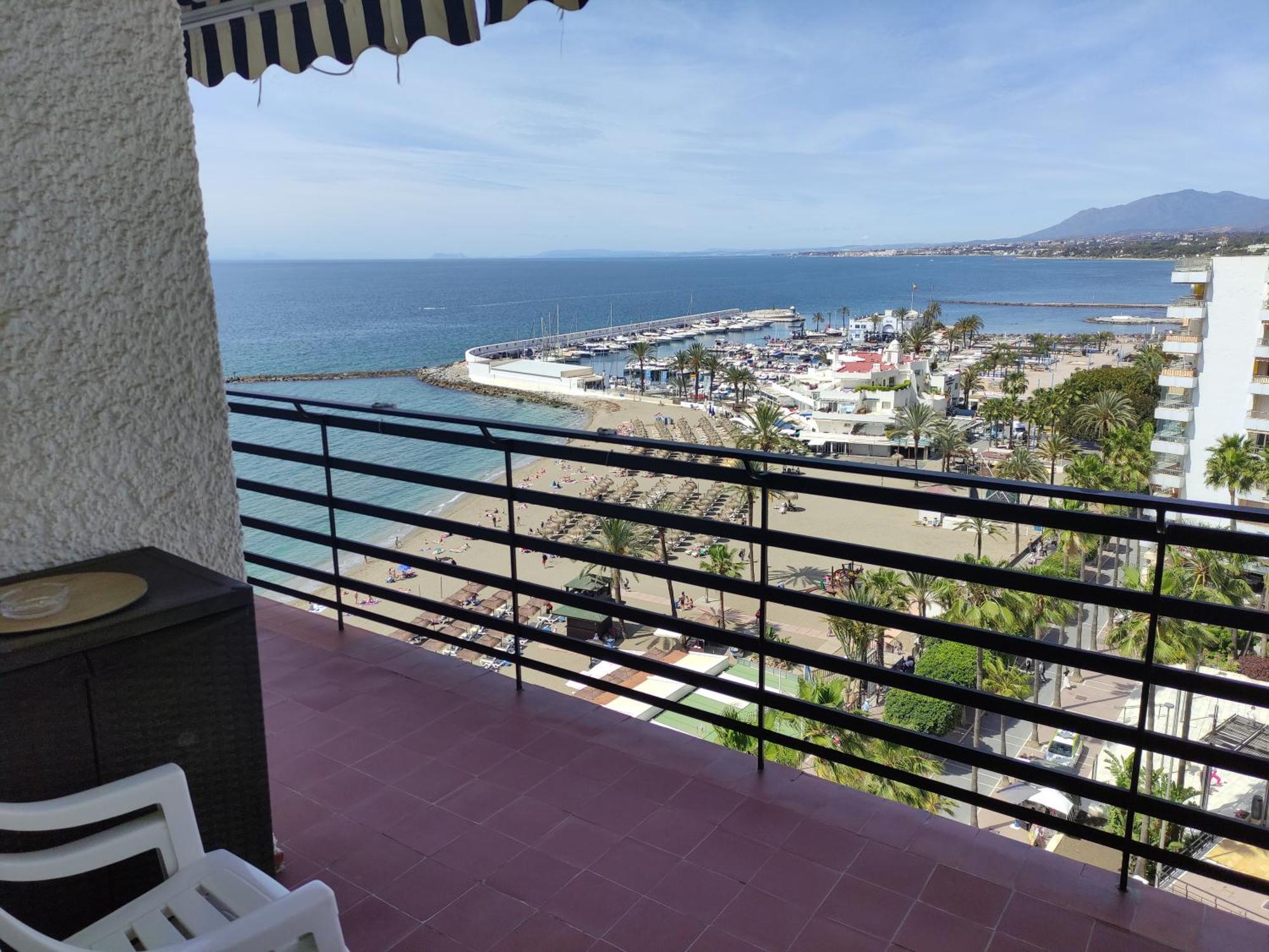 Apartment In First Line Apto 9-5 *