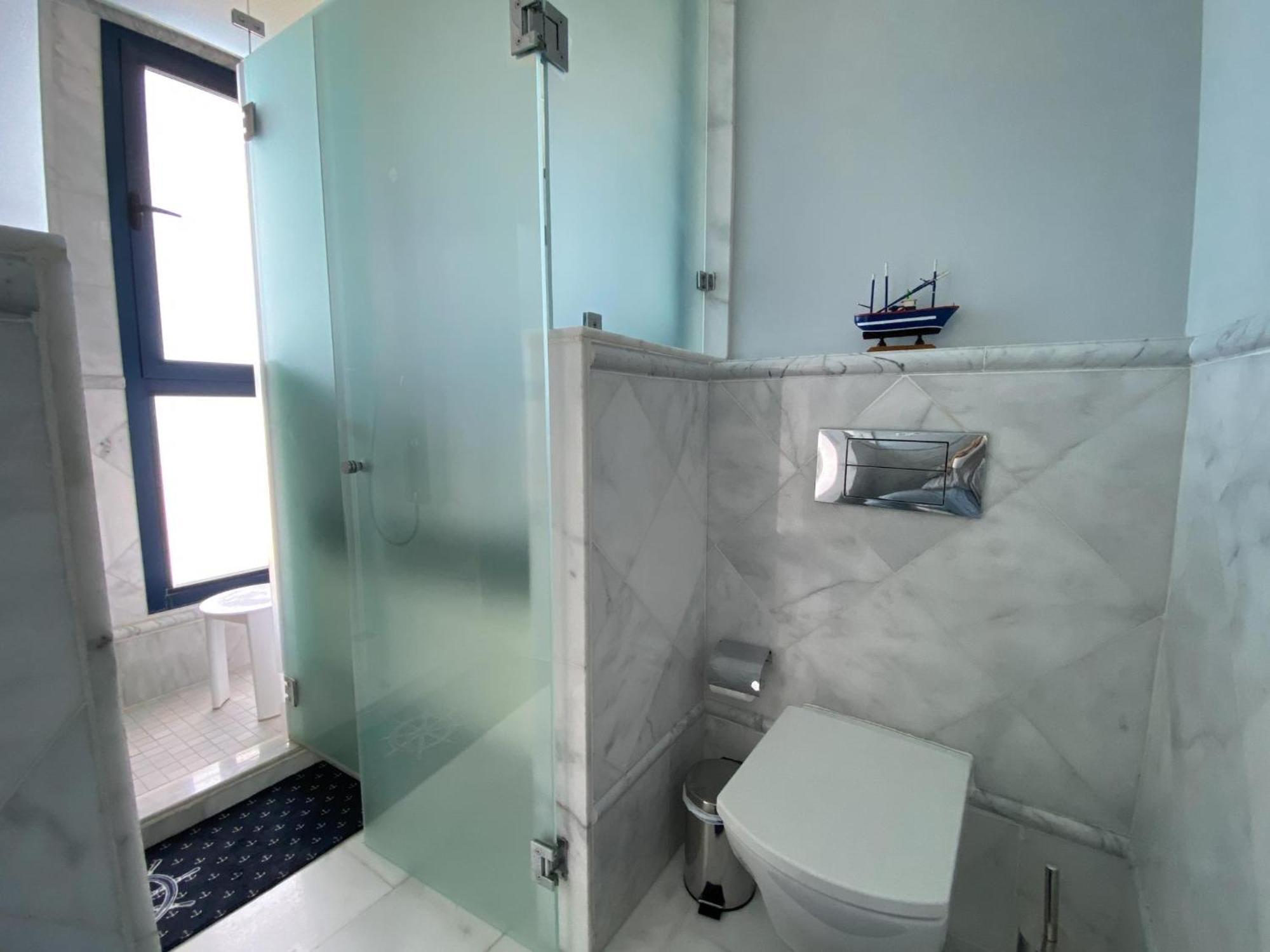 La Mar Loft With Hot Tub