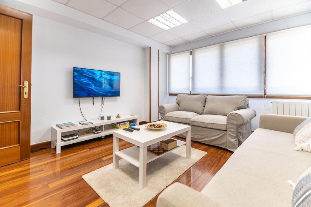 Apartamento Amplio Piso En El Centro De *