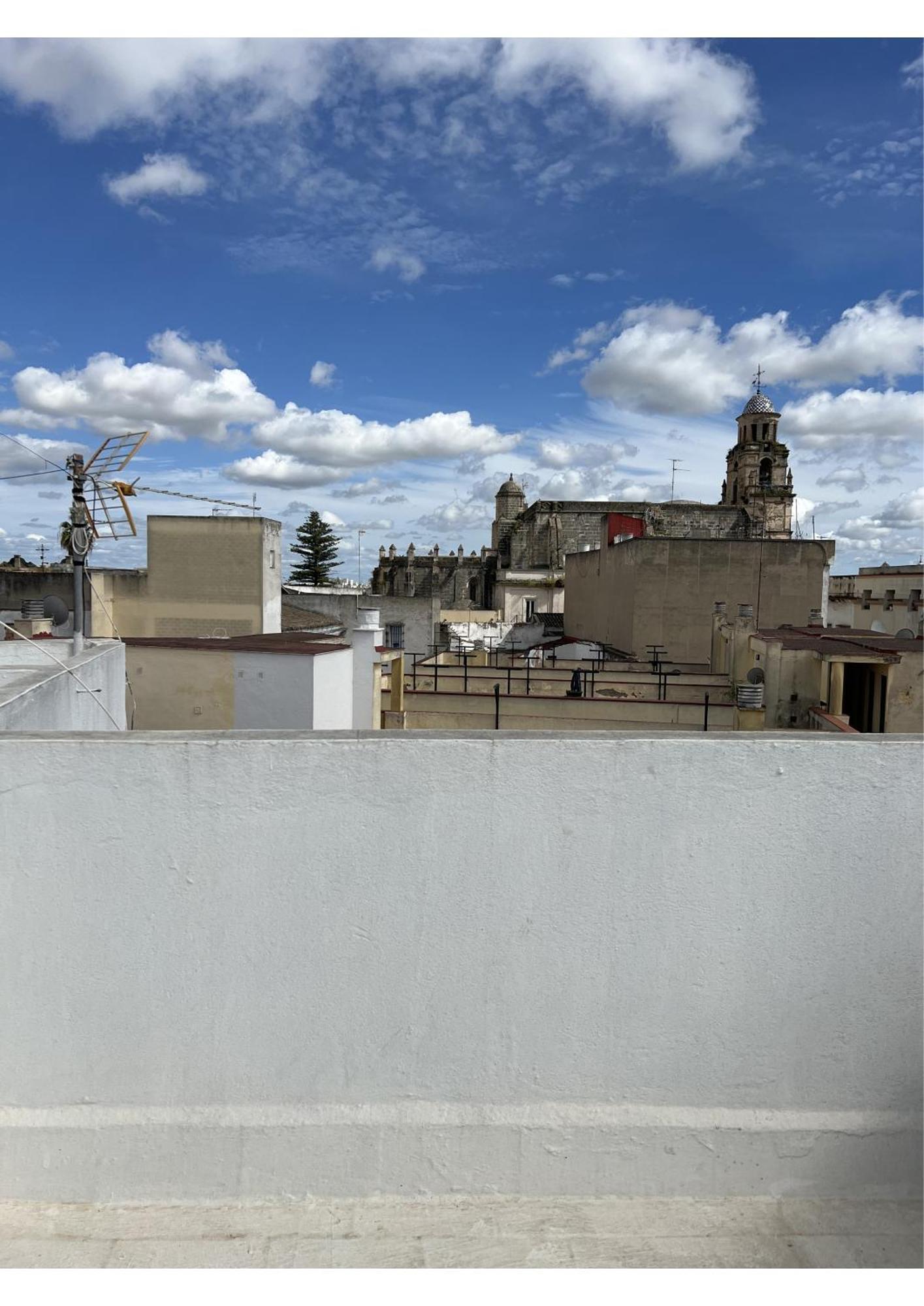 Sherry-house & Parking