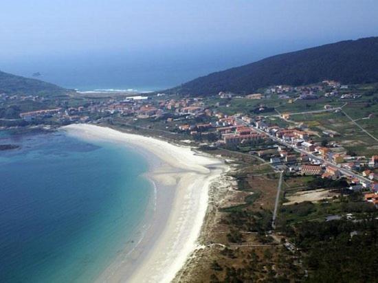 Jardin Privado Y Piscina A 100 M Playa Apartment Finisterre