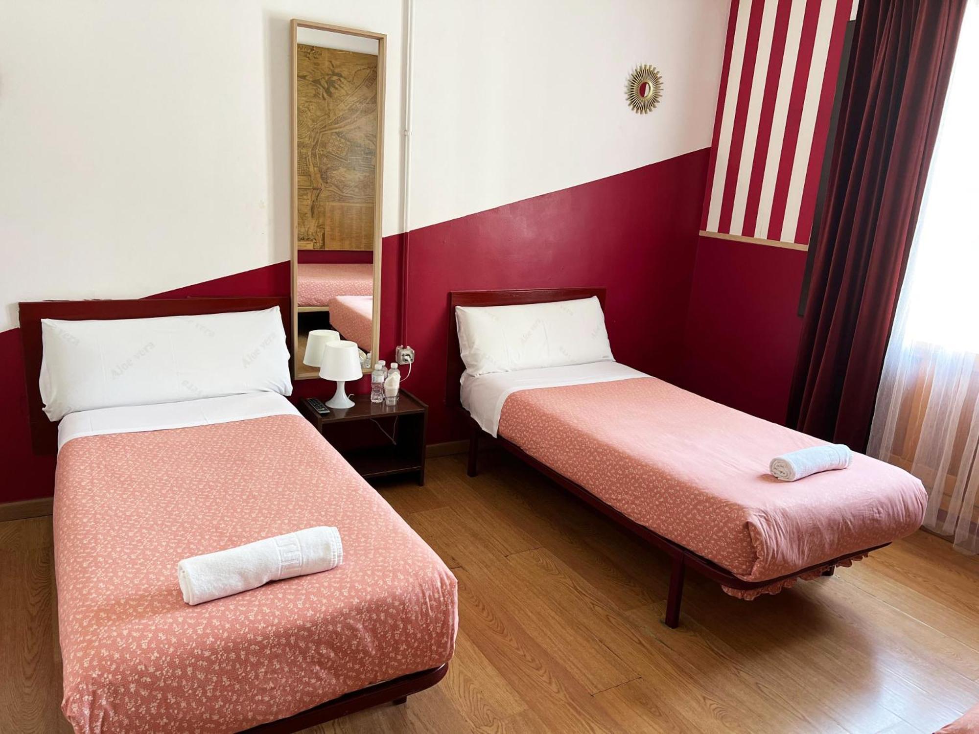 La Casa De La Plaza Guest house Madrid
