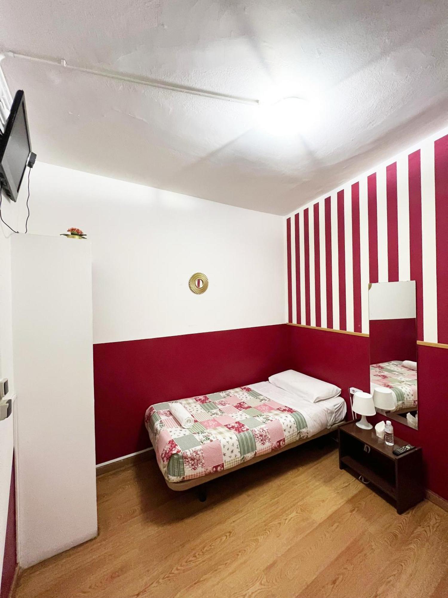 La Casa De La Plaza Guest house Madrid
