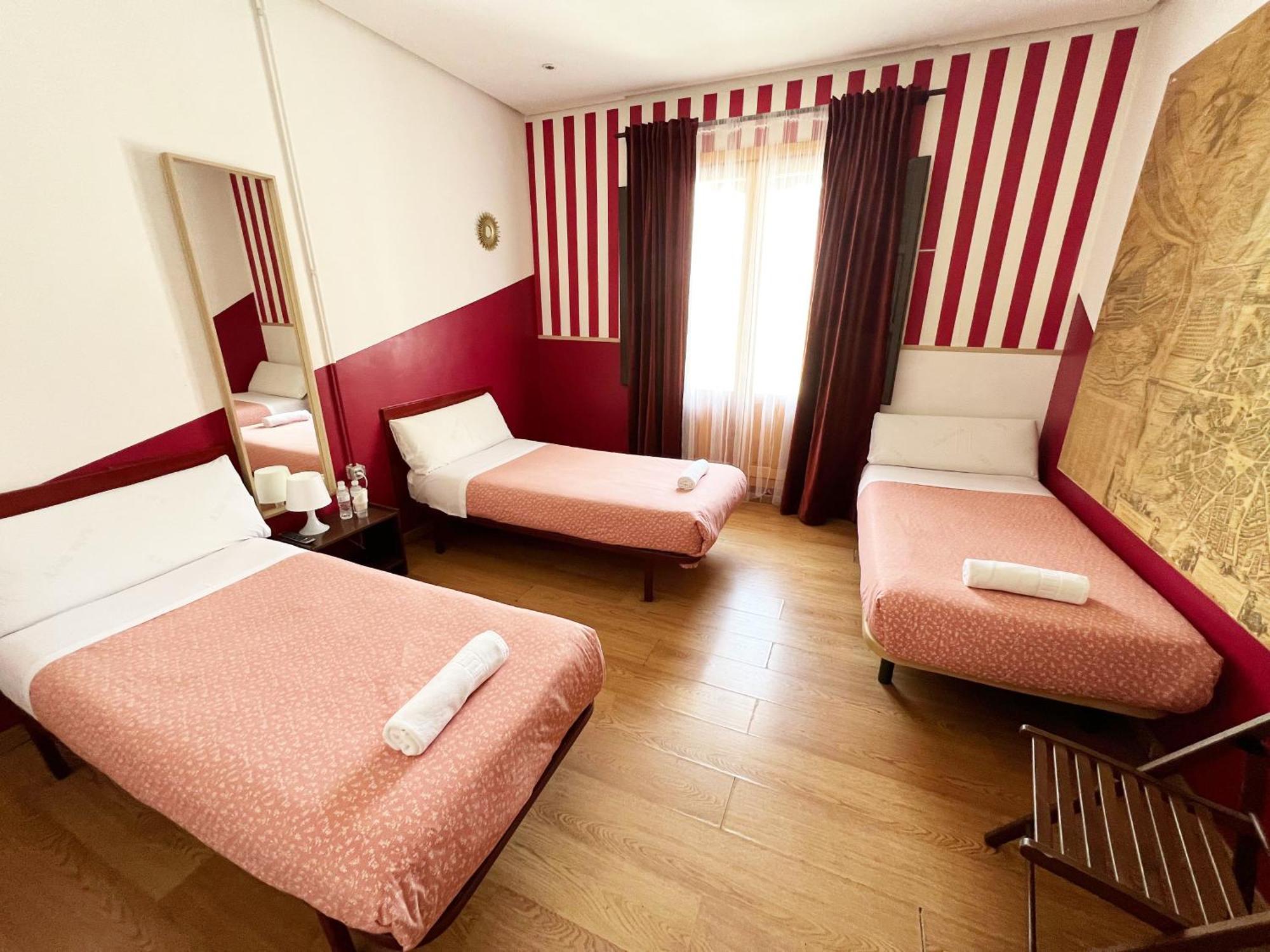 Guest house La Casa De La Plaza *