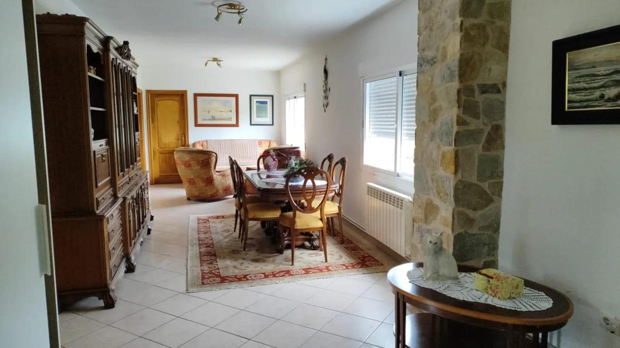 Сasa de vacaciones Spacious House With Garden In - Family-friendly Touro