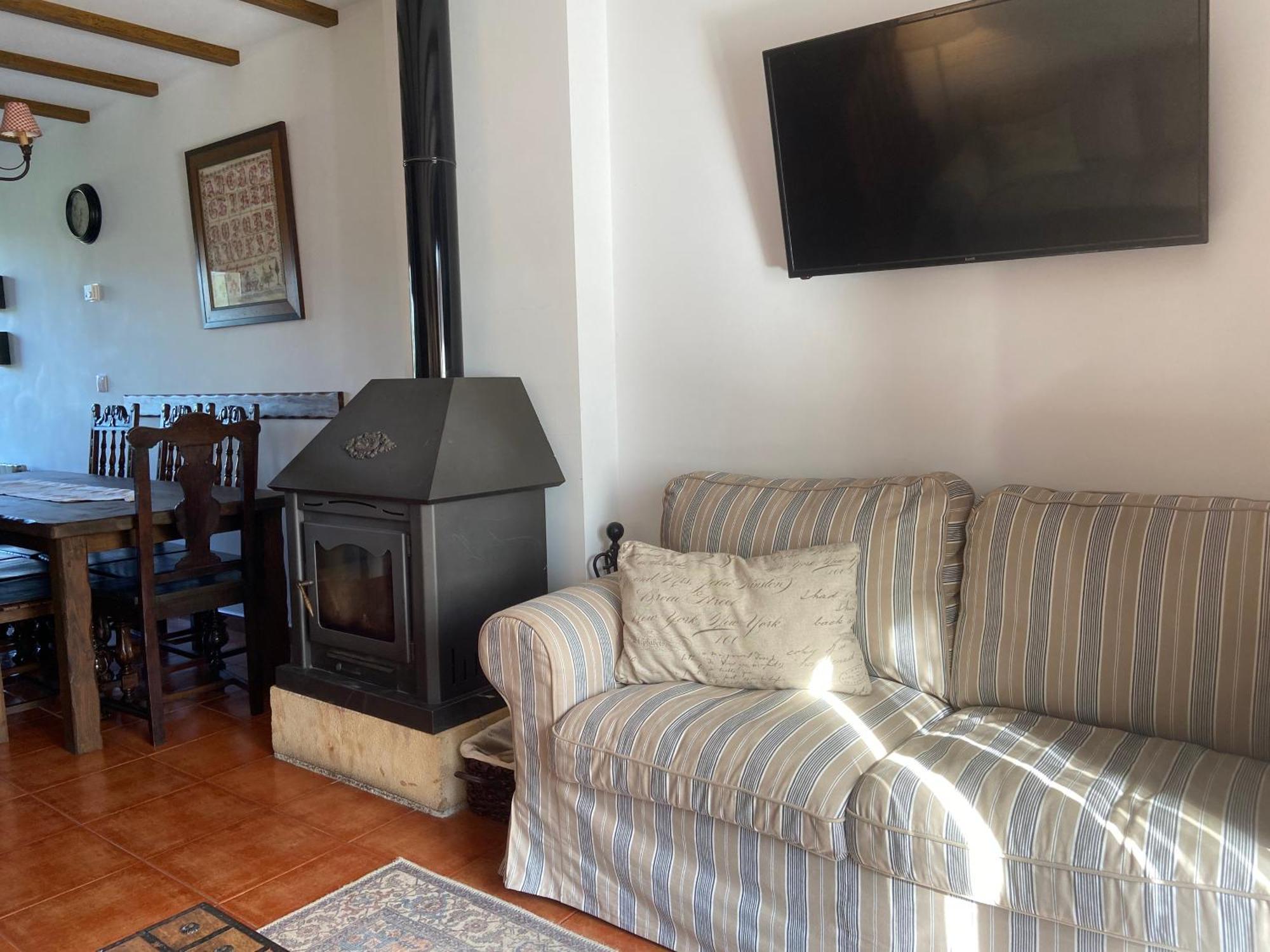 Chalet Precioso Junto A Potes Con Piscina-4 Hab,3 Banos *