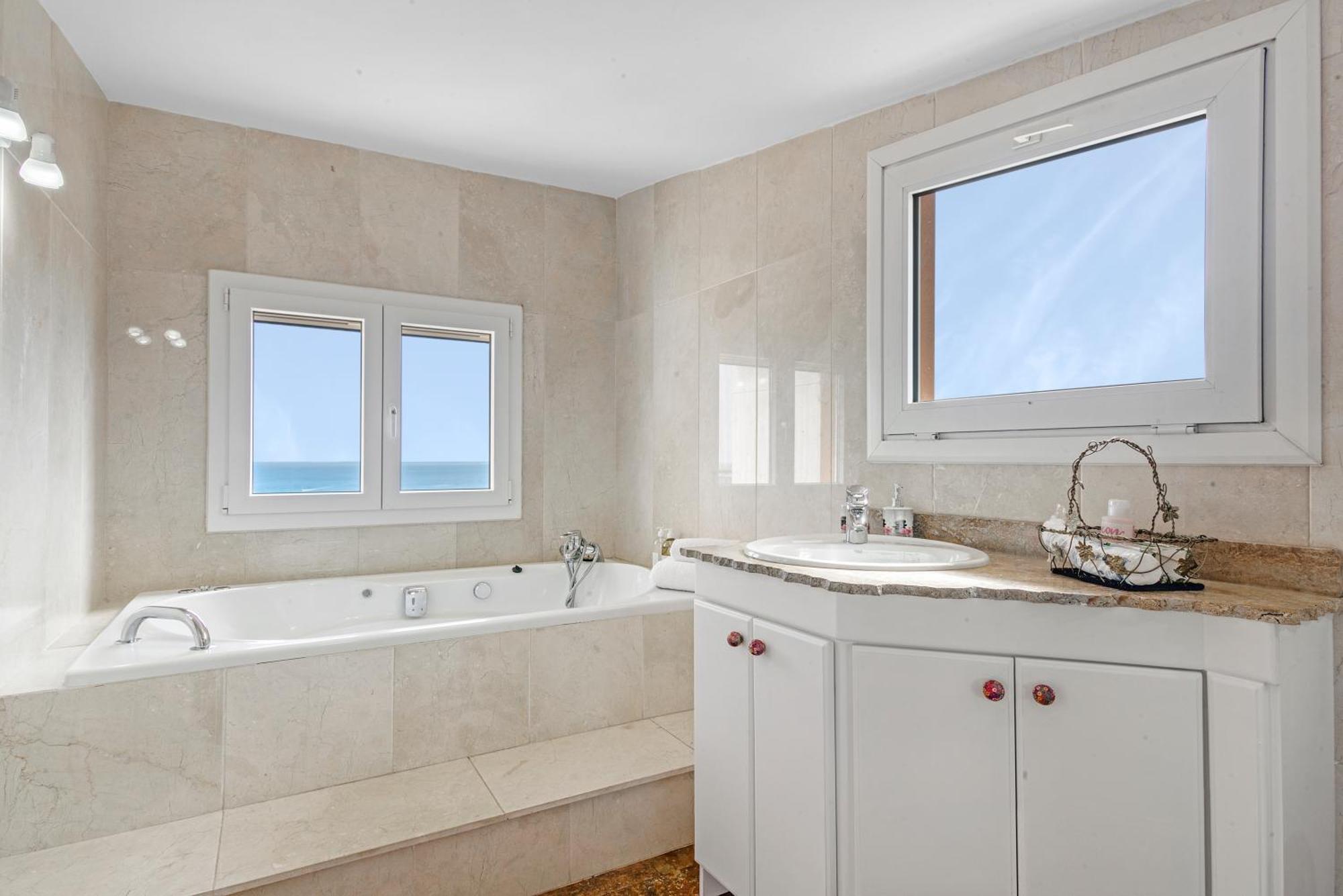 Infinity Sea Views I Pool I Bbq I Jacuzzi Villa *