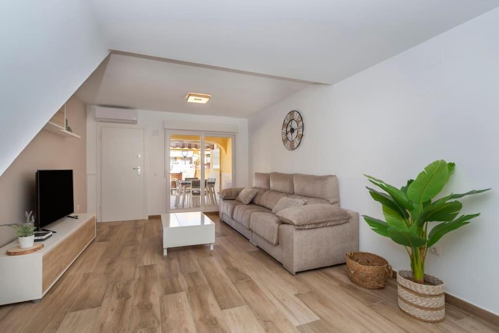 Apartamento Golden Glow With Ac And Pool