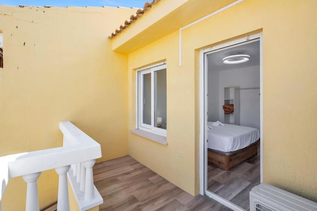 Golden Glow With Ac And Pool Apartamento Caserío Cañada
