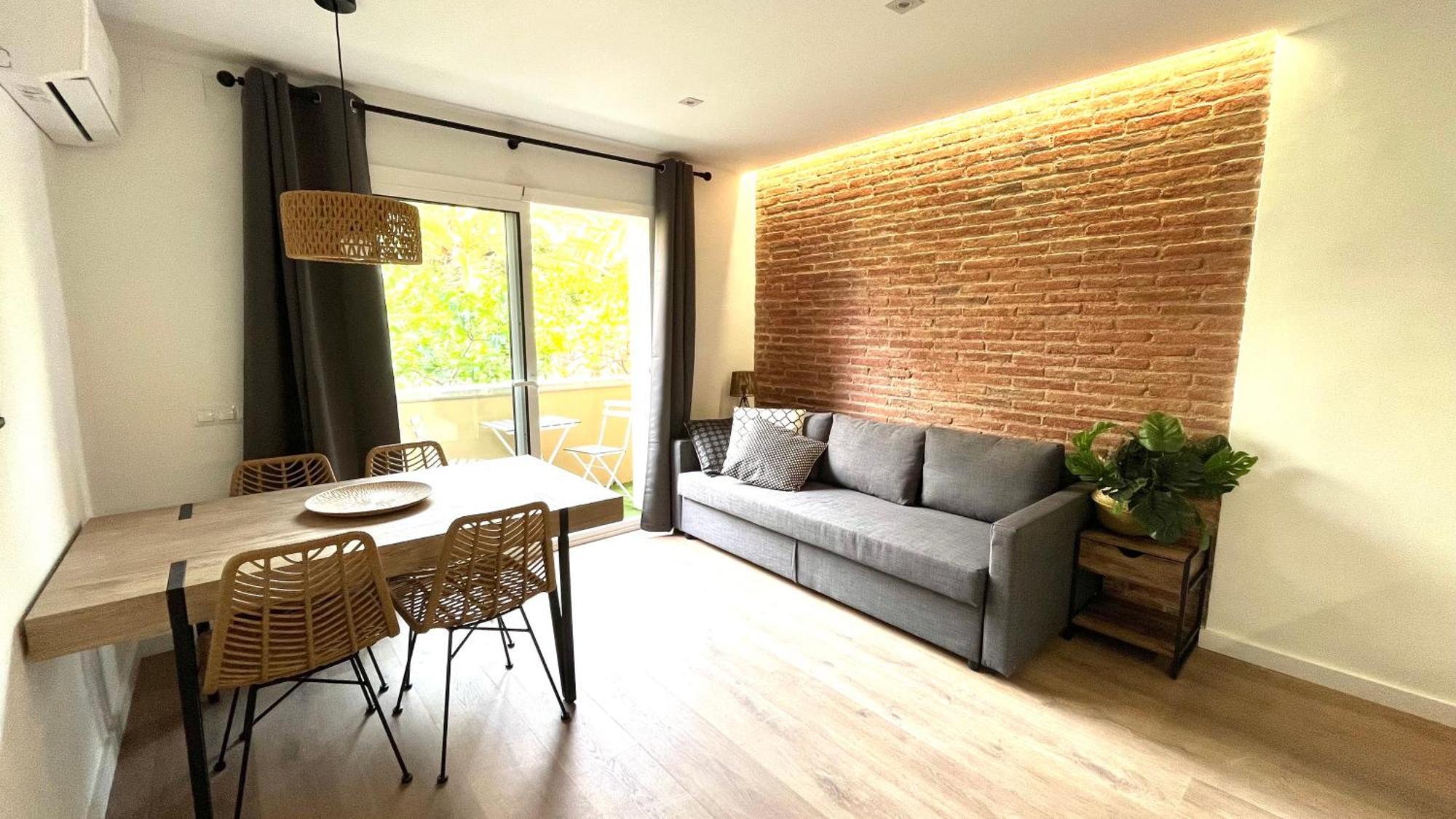 Centro Con Terraza Ngro By Prestigi *