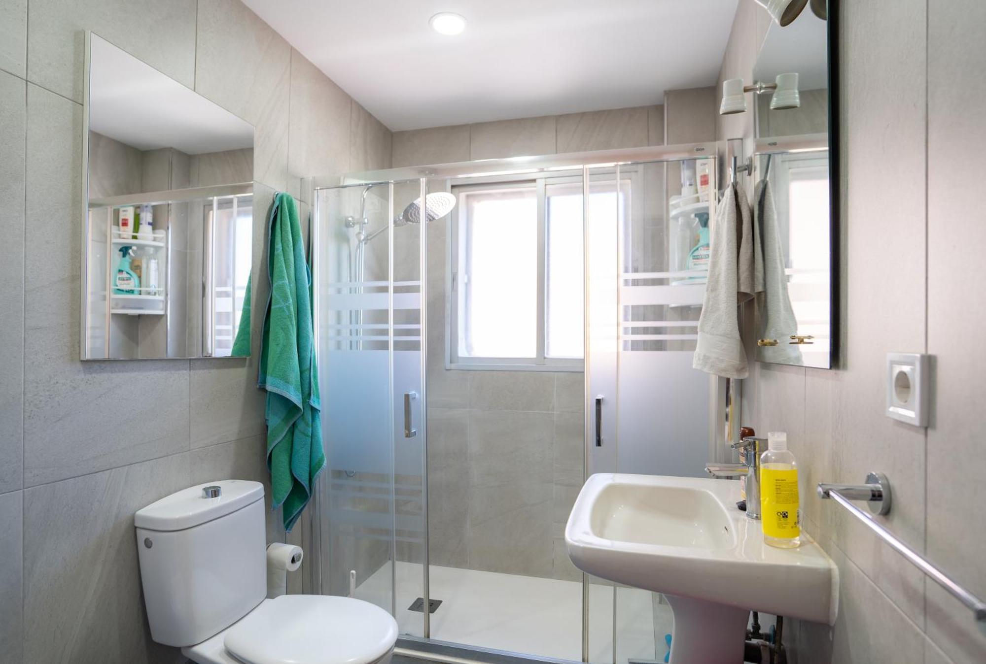Camping Habitacion Doble Con Bano Compartido En Benalmádena