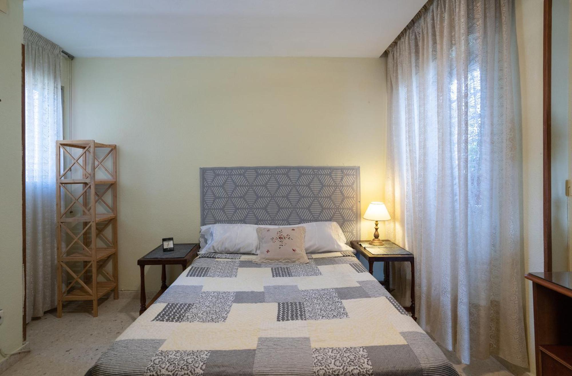 Habitacion Doble Con Bano Compartido En Camping *
