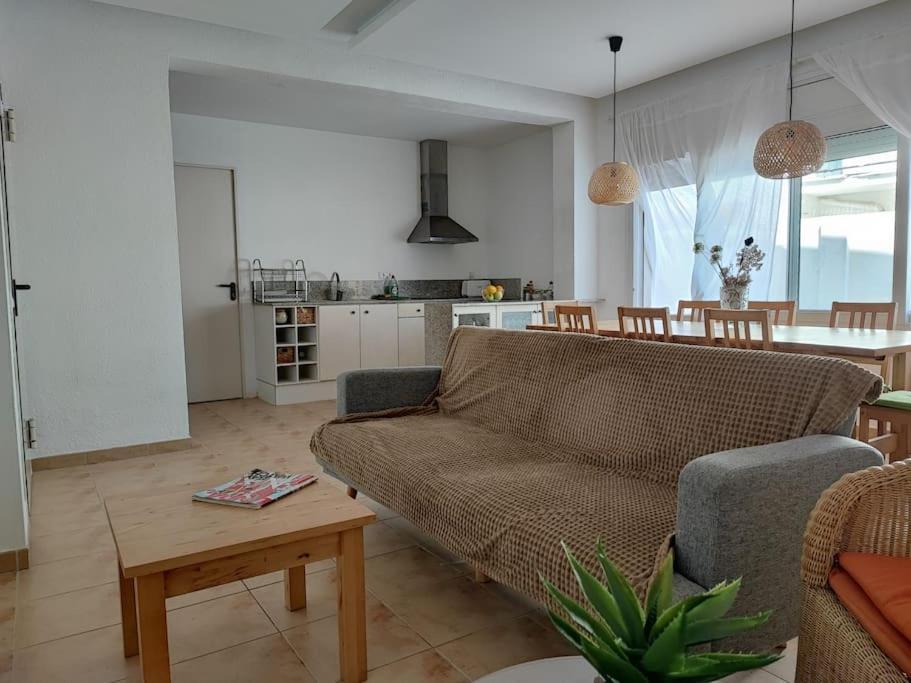 Grande Bambu, Cala Montgo Apartamento *
