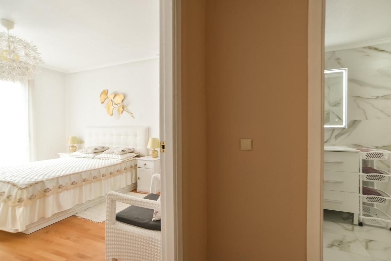 Apartamento Atico Con 2 Garaje Y Piscina *