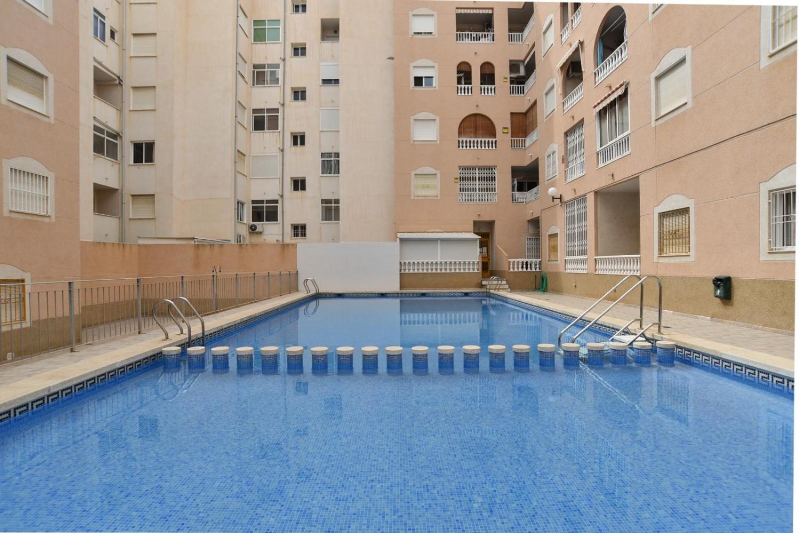 Atico Con 2 Garaje Y Piscina * Torrevieja