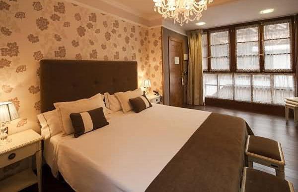 Hotel Real Cinco Linajes