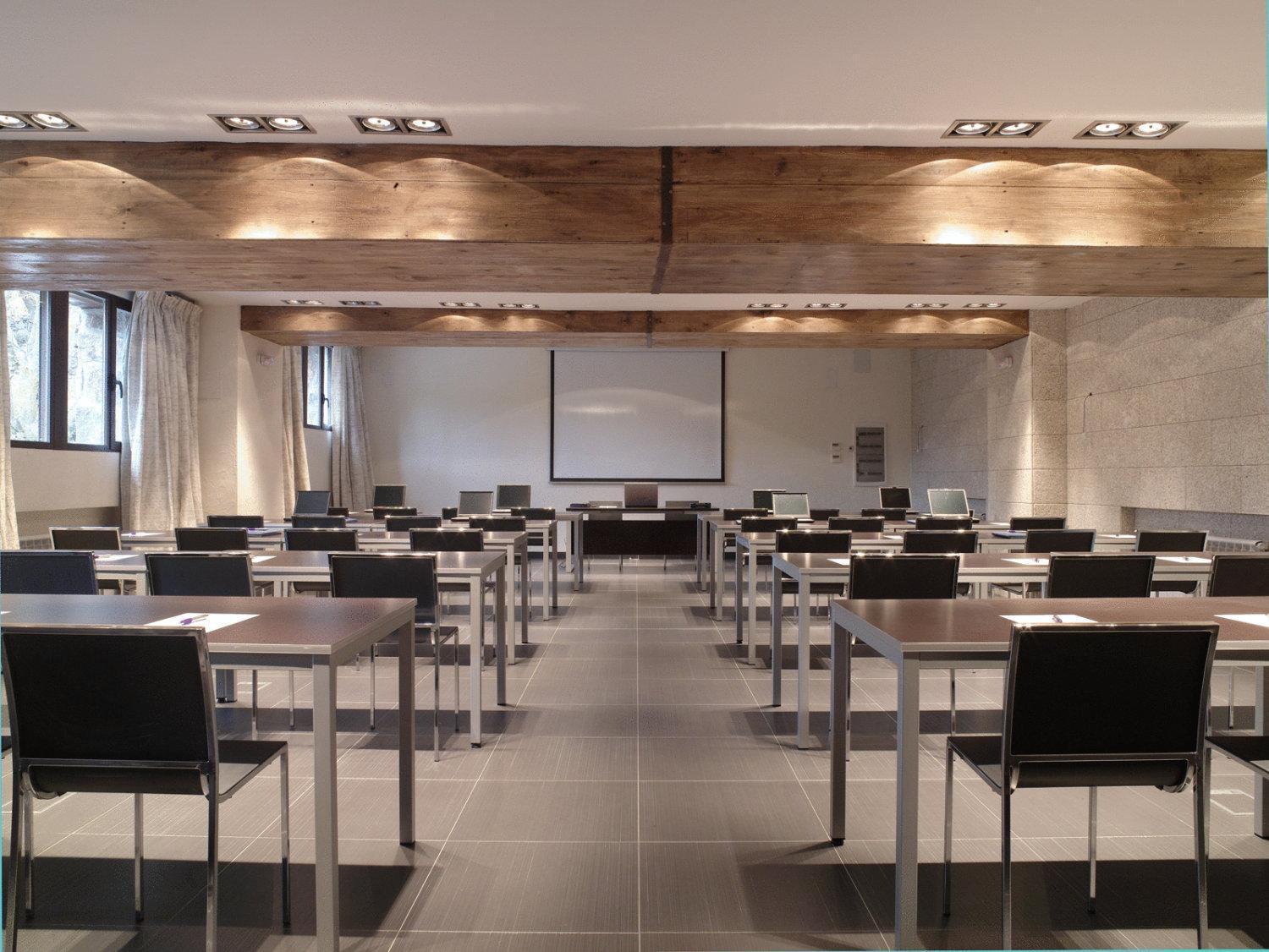 Ribera Del Corneja Hotel 4*