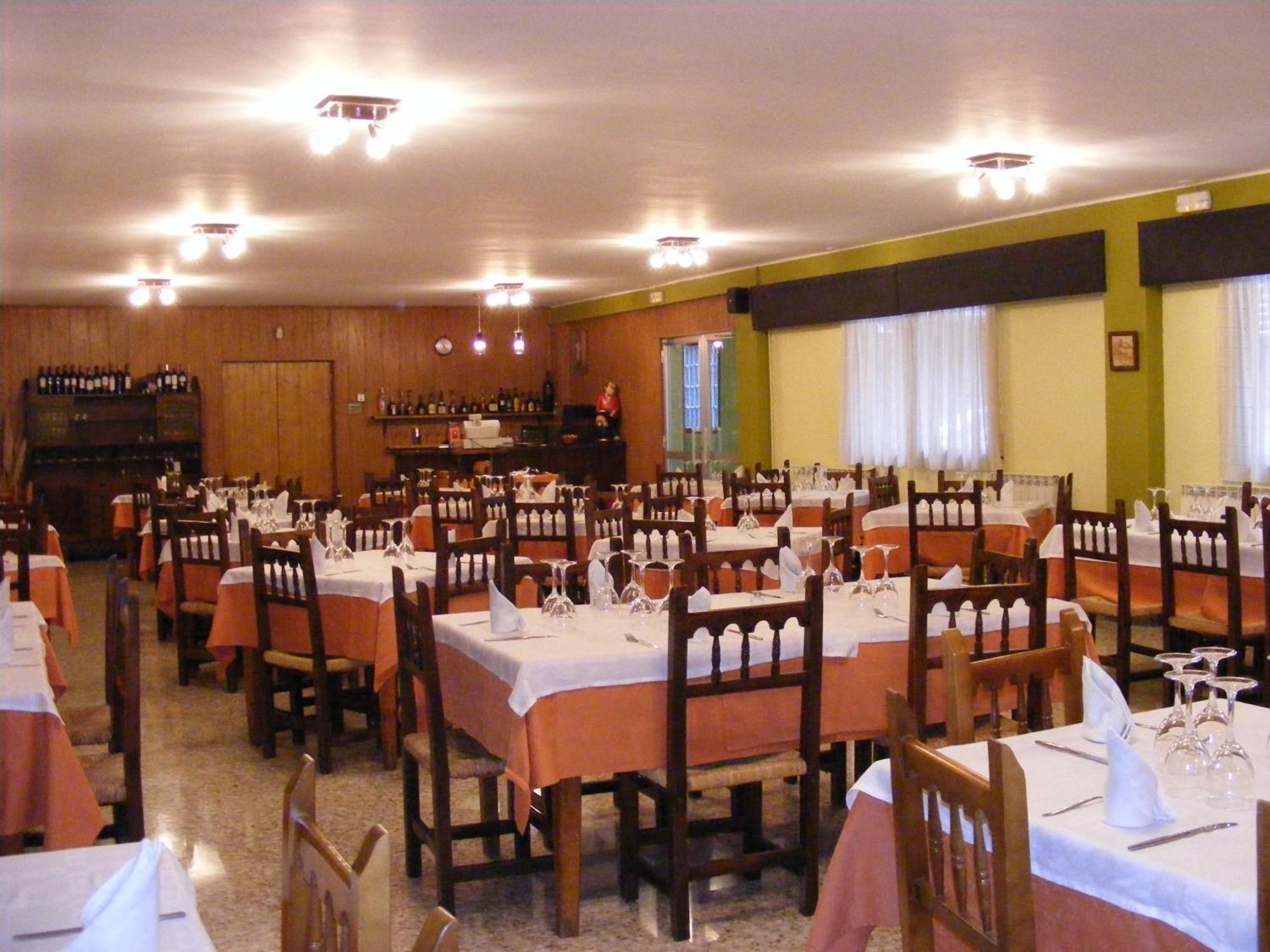 Mesón De Salinas