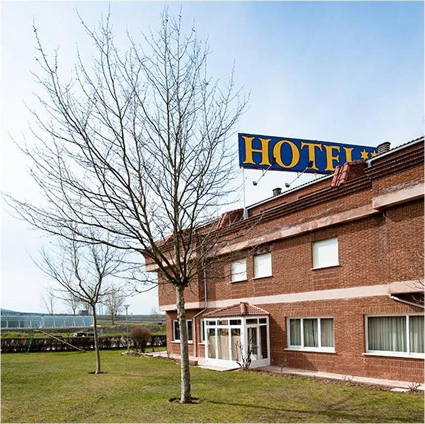 Hotel Area Serrano 2*