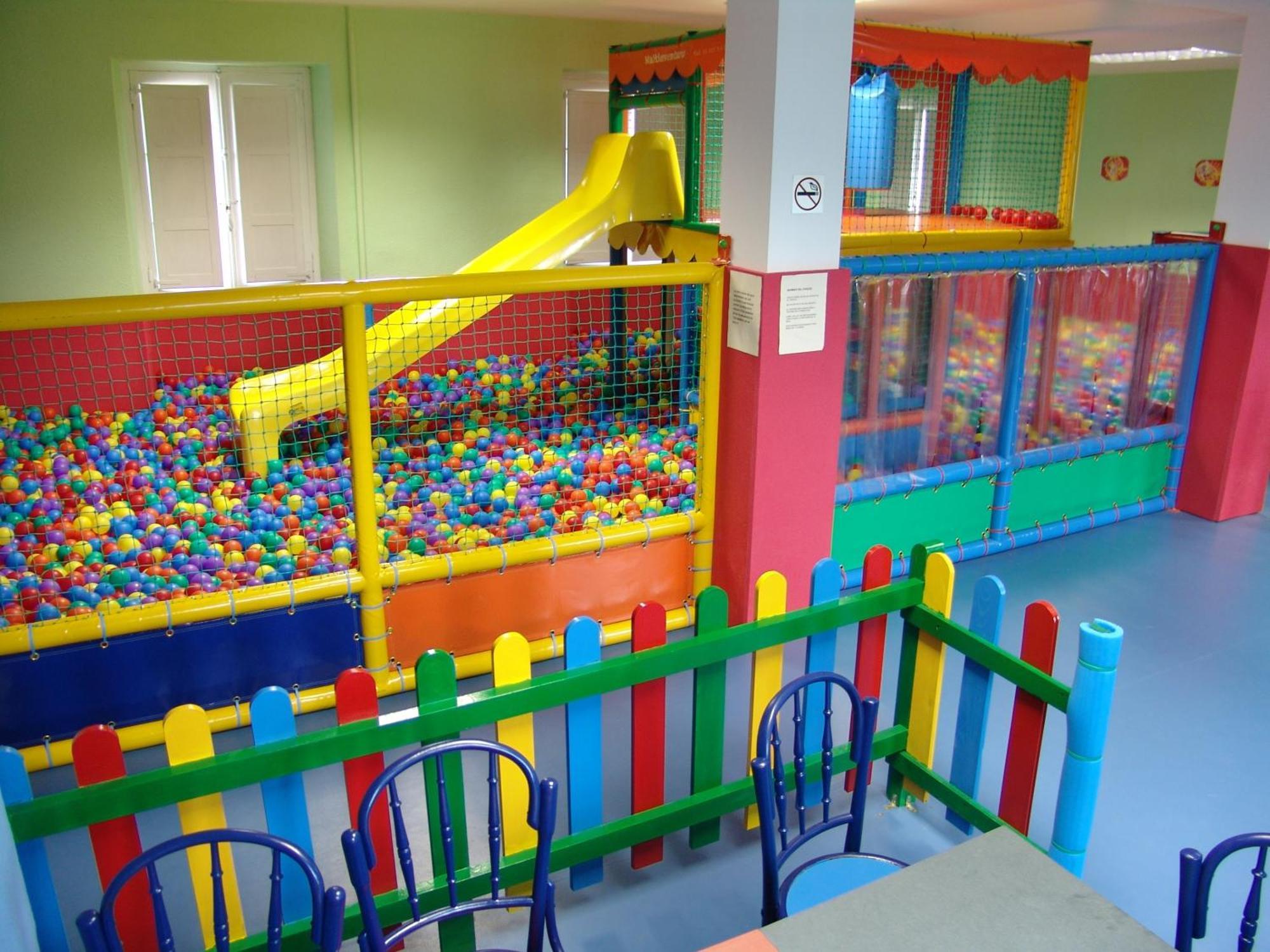 Ayestaran I Guest house *