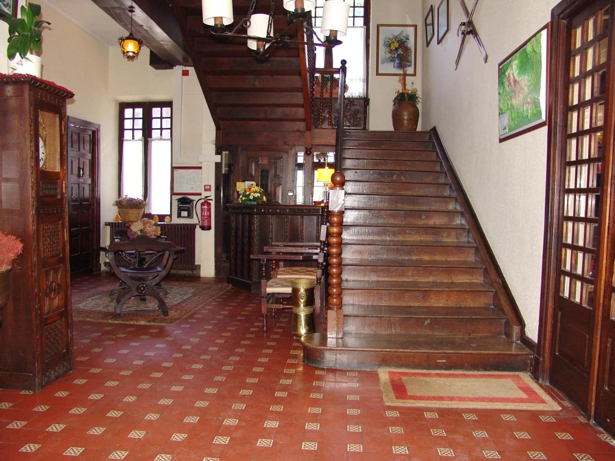 Ayestaran Ii 2*